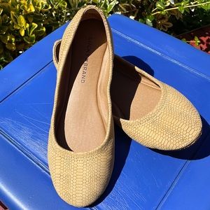 Rarely worn Lucky Brand Ballet Flats Size 8.5/39